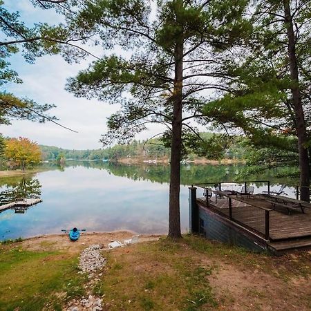 Arbutus Lake 3 Bedroom Cottage Траверс-Сіті Екстер'єр фото