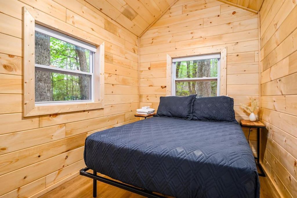 Arbutus Lake 3 Bedroom Cottage Траверс-Сіті Екстер'єр фото