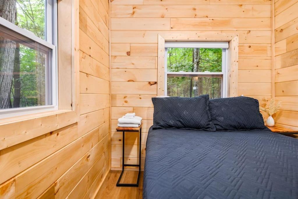 Arbutus Lake 3 Bedroom Cottage Траверс-Сіті Екстер'єр фото