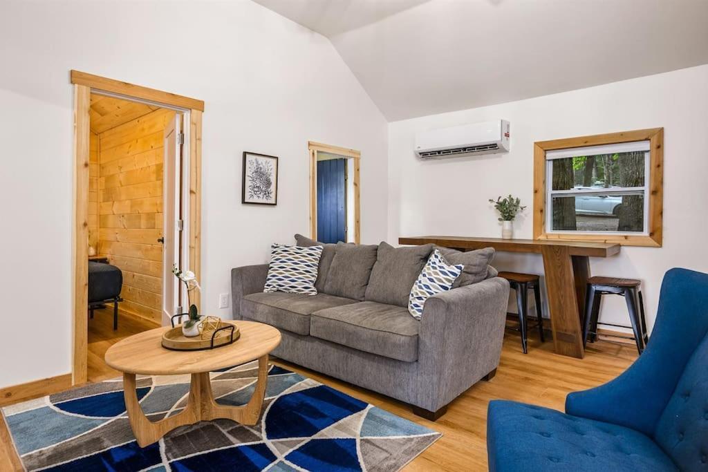 Arbutus Lake 3 Bedroom Cottage Траверс-Сіті Екстер'єр фото